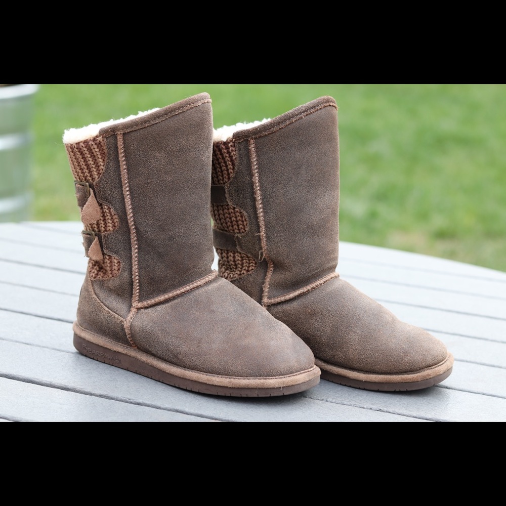 Bear Paws “Boshie Chestnut Distressed” in size 8
